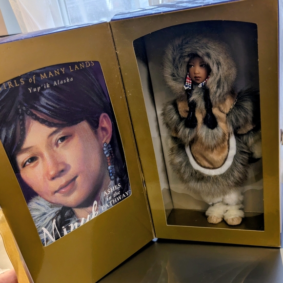 American Girl Other - American Girl Girls of Many Lands Yup'ik Doll - Tan and Gray Fur Outfit